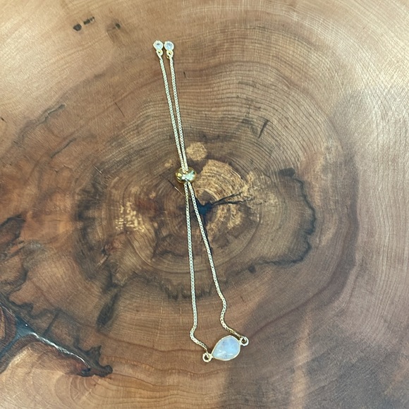 Gelmet gold filled adjustable slide bracelet with white stone - Picture 2 of 5